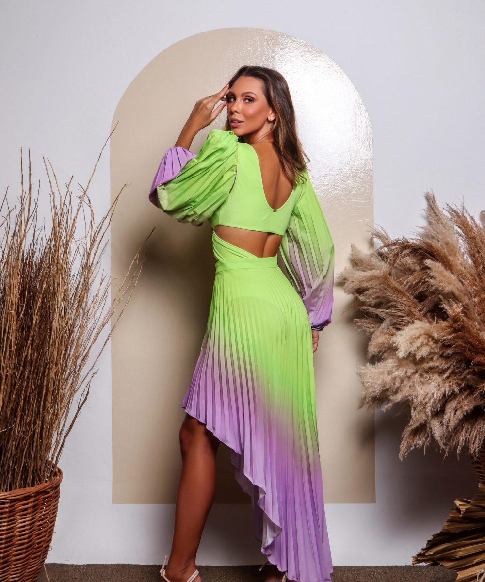 Alternative view of Saia Plissada Botão Lima - Karla Vivian Beach Brazil