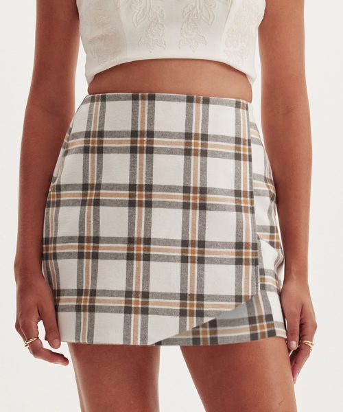 Alternative view of SAIA CURTA COM SOBREPOSIÇÃO - AMARANTE