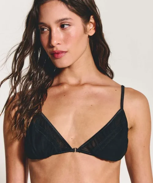 Alternative view of Top Thaly Preto - ByNV