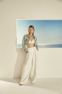 JAQUETA JEANS BORDADO PEDRAS - CAOS